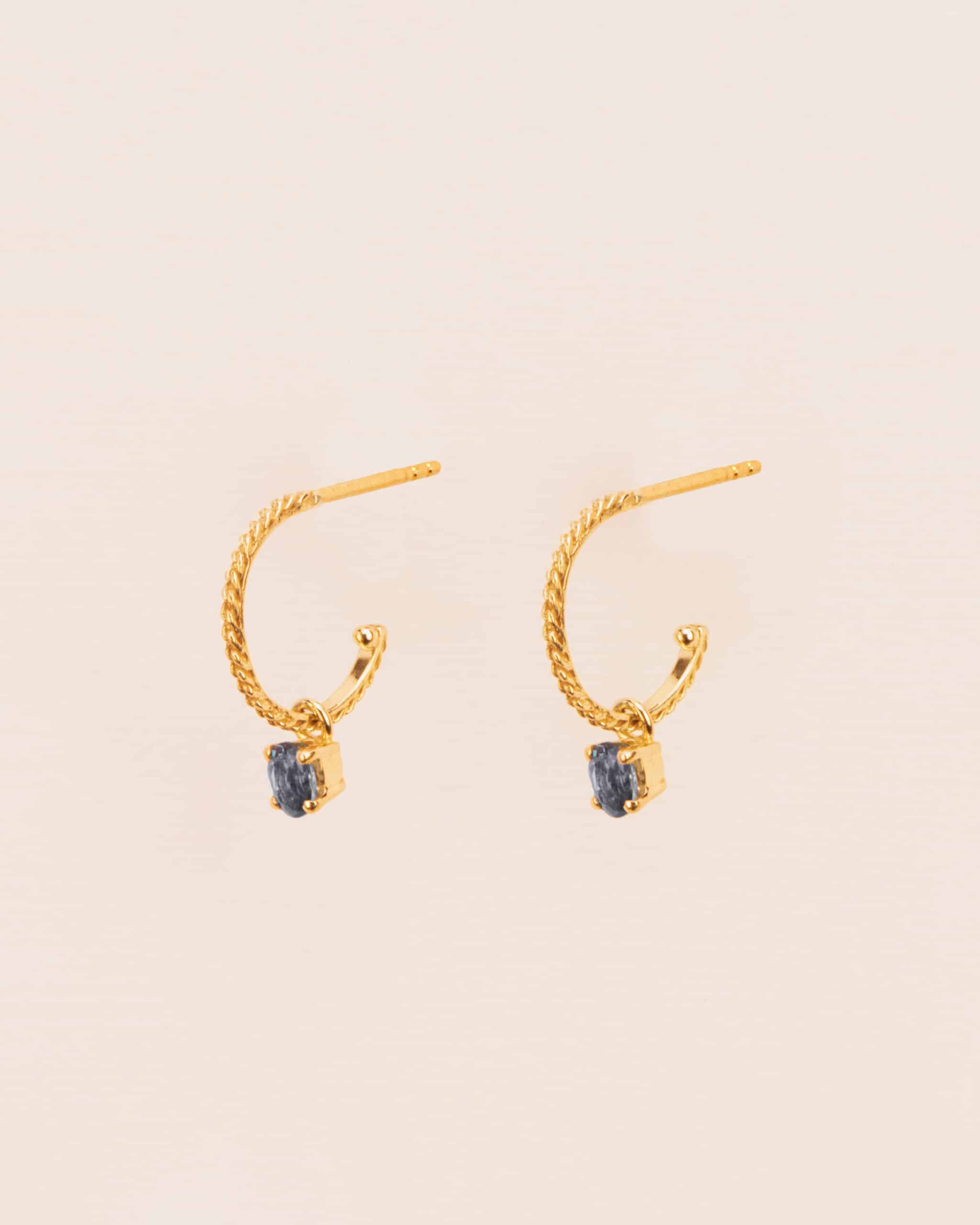 Wouters & Hendrix 18kt Gold Hoop Earrings with London Blue Topaz EGC023