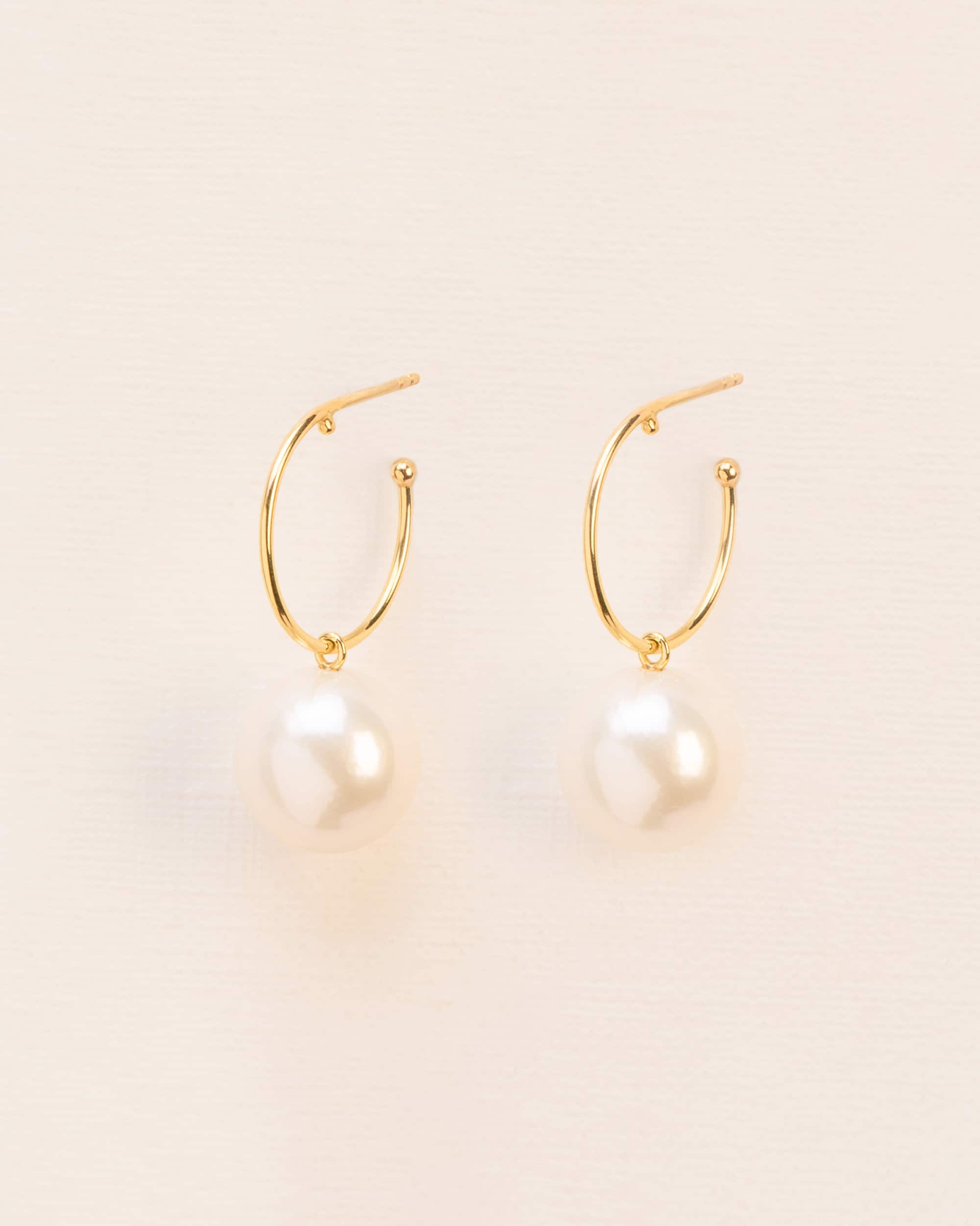 Wouters & Hendrix 18kt Gold Hoop Earrings with Freshwater Pearl EGC031