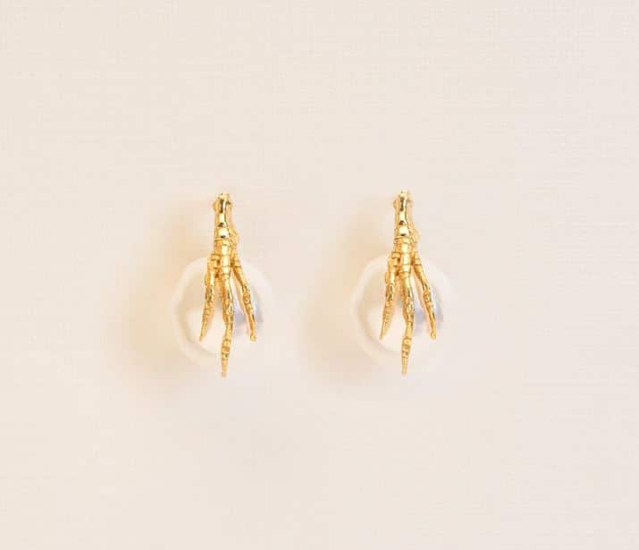 Wouters & Hendrix 18kt Gold crow's foot Stud Earrings with Freshwater Pearl EGC040