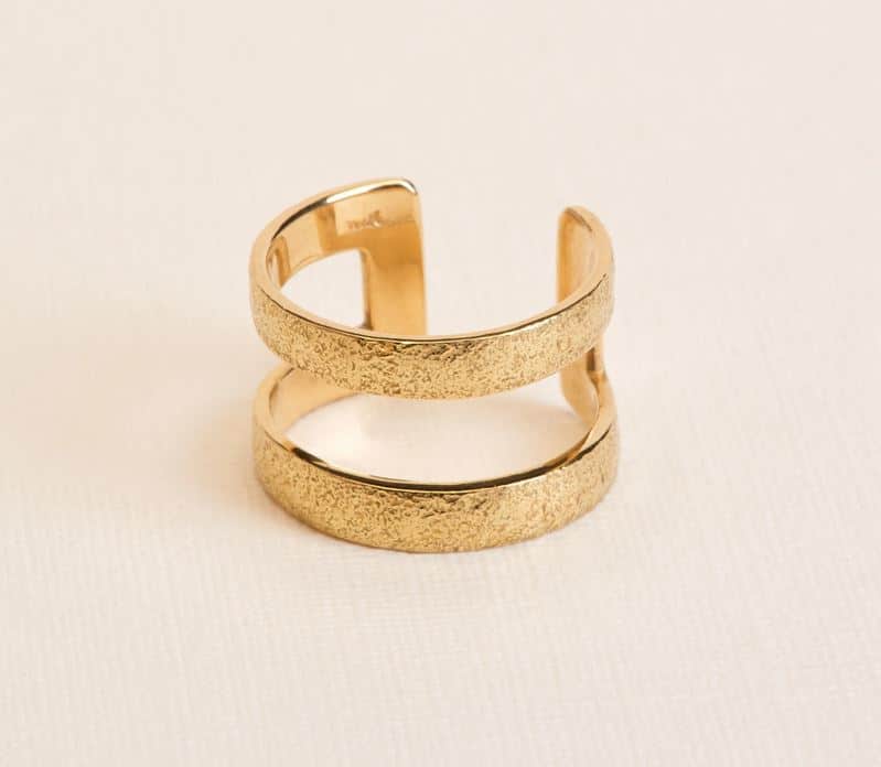 Wouters & Hendrix 18kt Gold hammered statement Ring RGC034